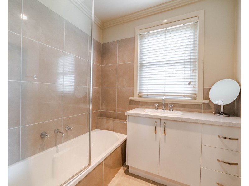 38 Russell Street, Quarry Hill VIC 3550