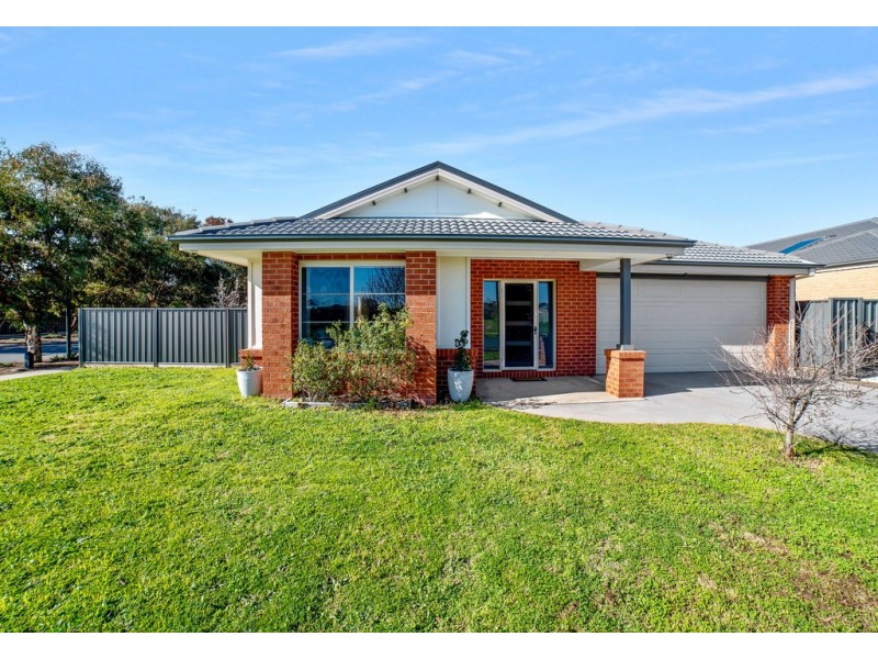252 Station Street, Epsom VIC 3551