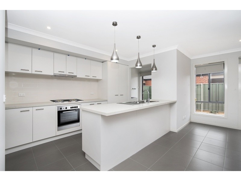 16 Diva Way, Huntly VIC 3551