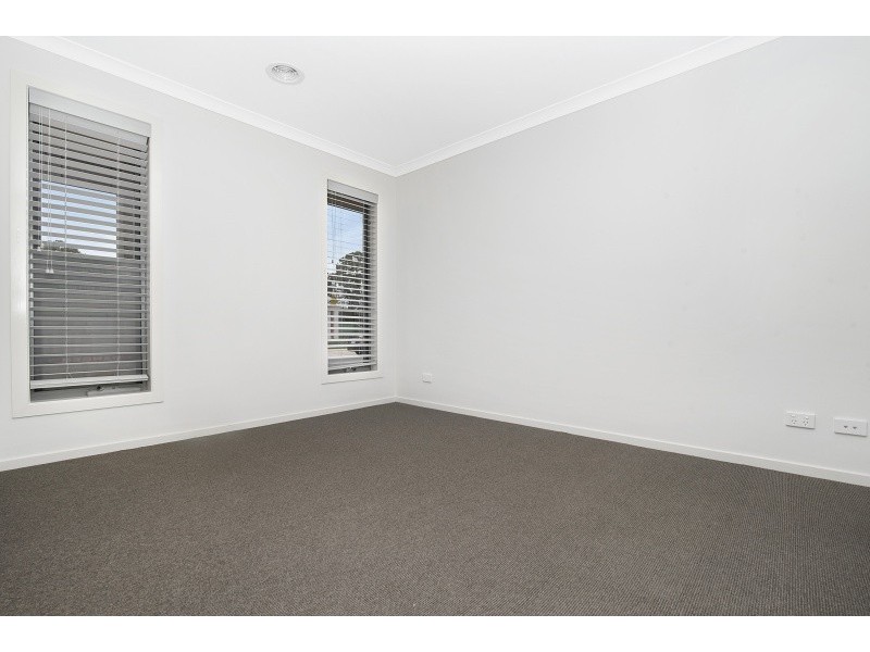 16 Diva Way, Huntly VIC 3551