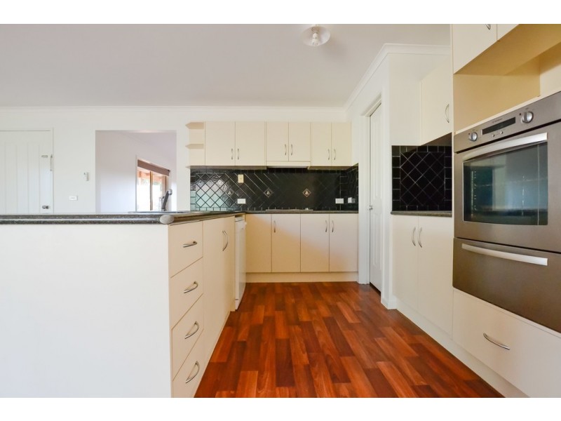 9 Highland Way, Maiden Gully VIC 3551