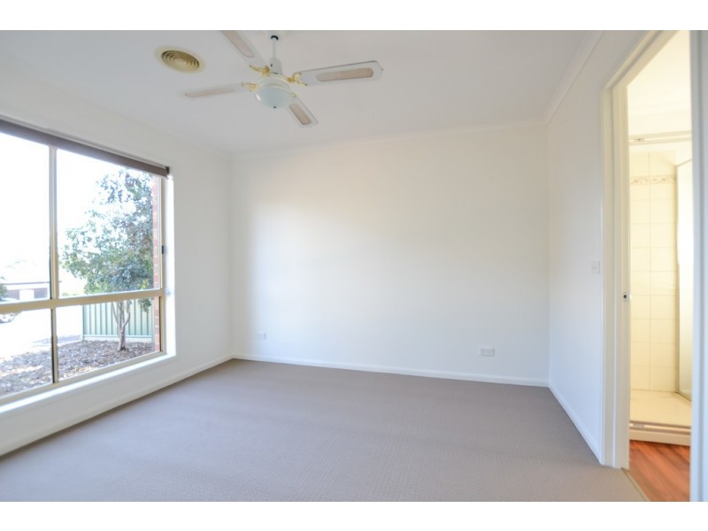 9 Highland Way, Maiden Gully VIC 3551