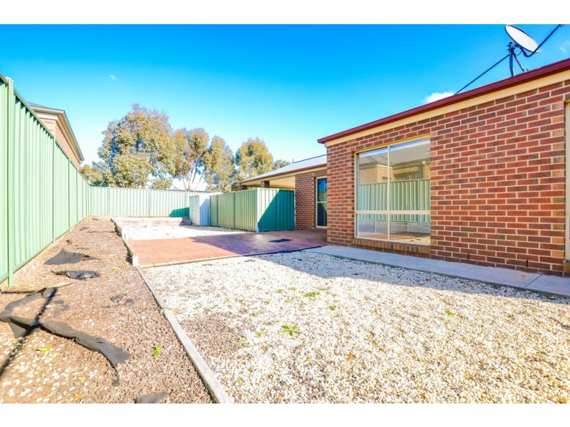 9 Highland Way, Maiden Gully VIC 3551