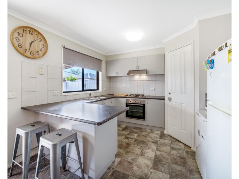 11 Goodenia Avenue, Kangaroo Flat VIC 3555