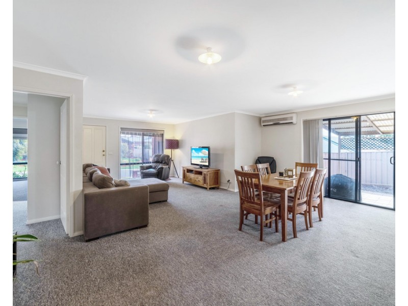 11 Goodenia Avenue, Kangaroo Flat VIC 3555