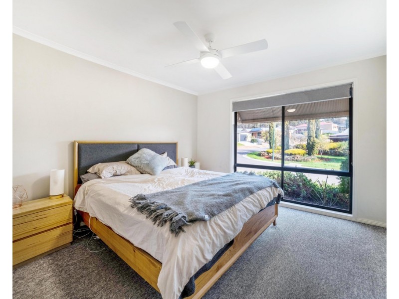 11 Goodenia Avenue, Kangaroo Flat VIC 3555