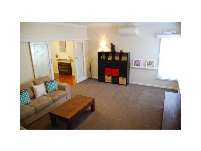 17 Drechsler Street, Flora Hill VIC 3550