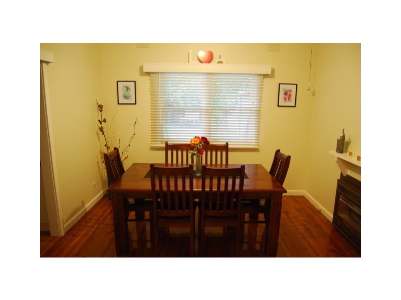 17 Drechsler Street, Flora Hill VIC 3550