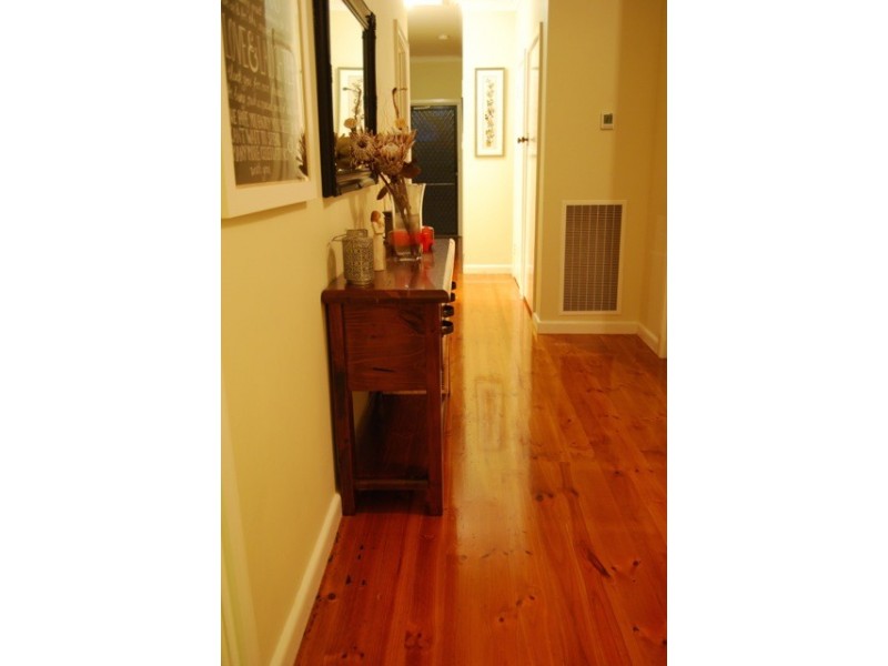 17 Drechsler Street, Flora Hill VIC 3550