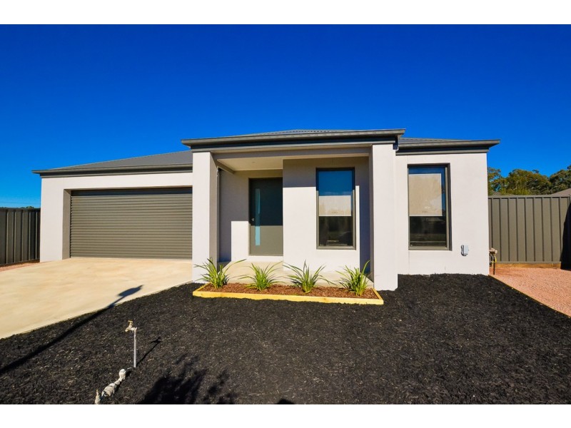 14 Rothchild Close, Epsom VIC 3551