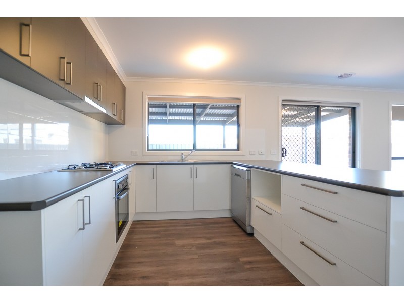 14 Rothchild Close, Epsom VIC 3551