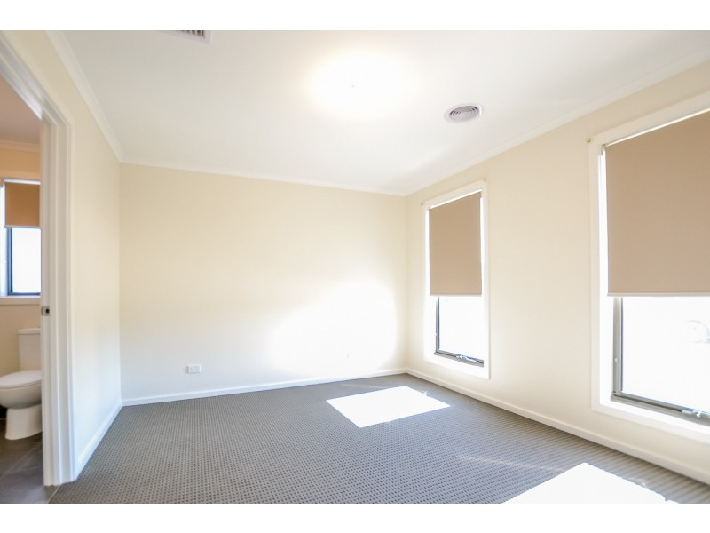 14 Rothchild Close, Epsom VIC 3551