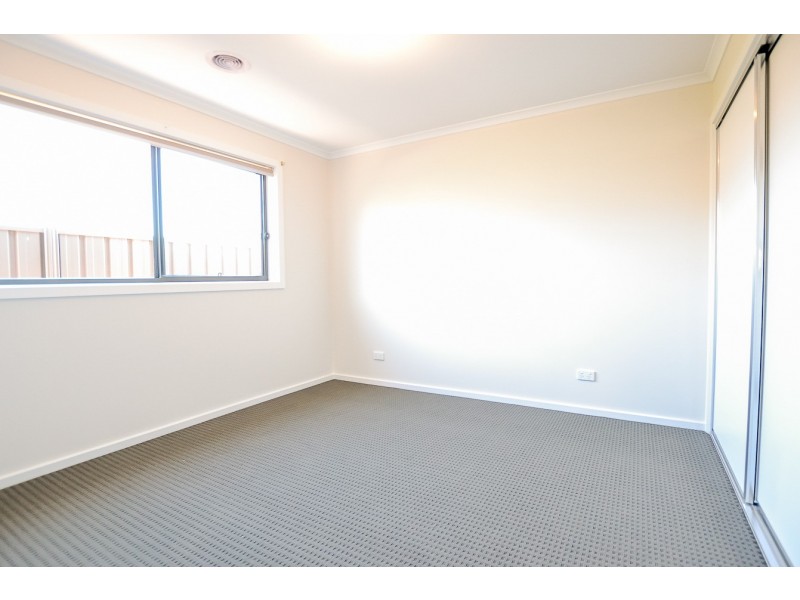 14 Rothchild Close, Epsom VIC 3551