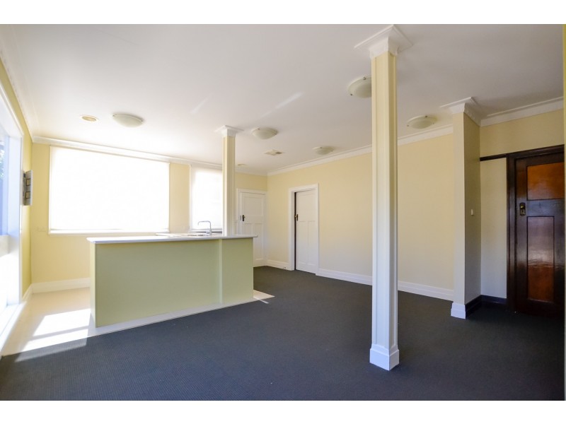 240 High Street, Kangaroo Flat VIC 3555