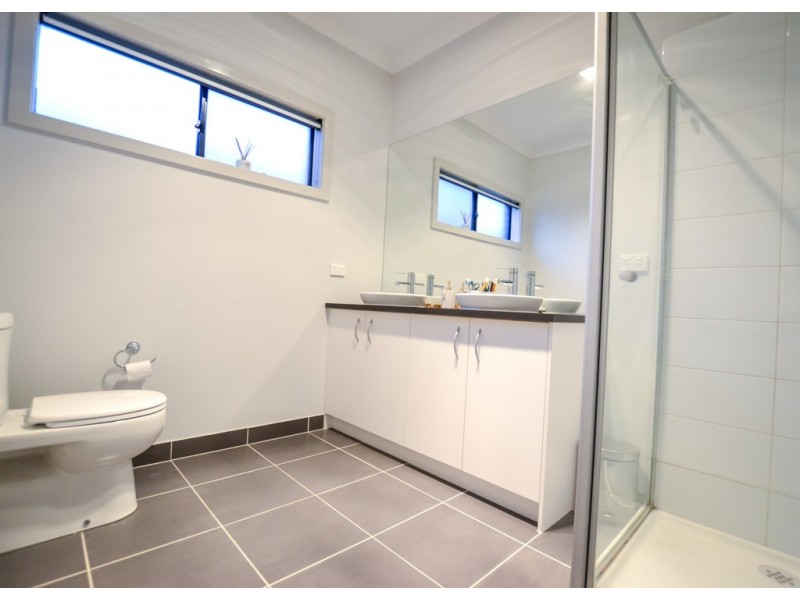 55 Greenfield Drive, Epsom VIC 3551