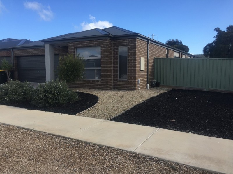 29 Greenfield Drive, Epsom VIC 3551