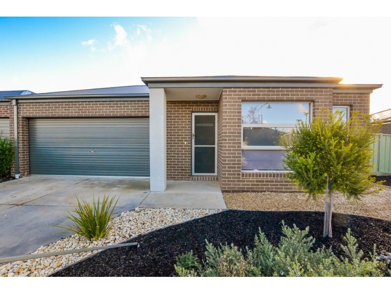 29 Greenfield Drive, Epsom VIC 3551