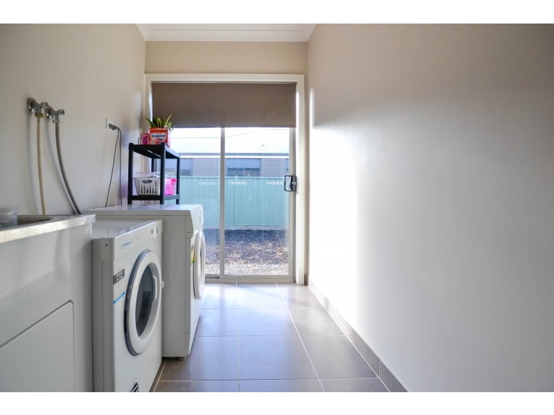 29 Greenfield Drive, Epsom VIC 3551