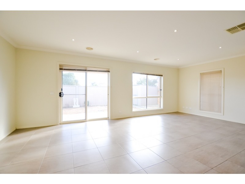 3/42 Sternberg Street, Flora Hill VIC 3550