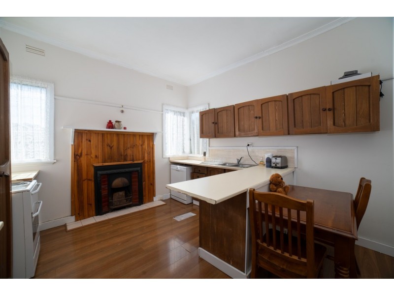 19 Lowe Street, Kangaroo Flat VIC 3555