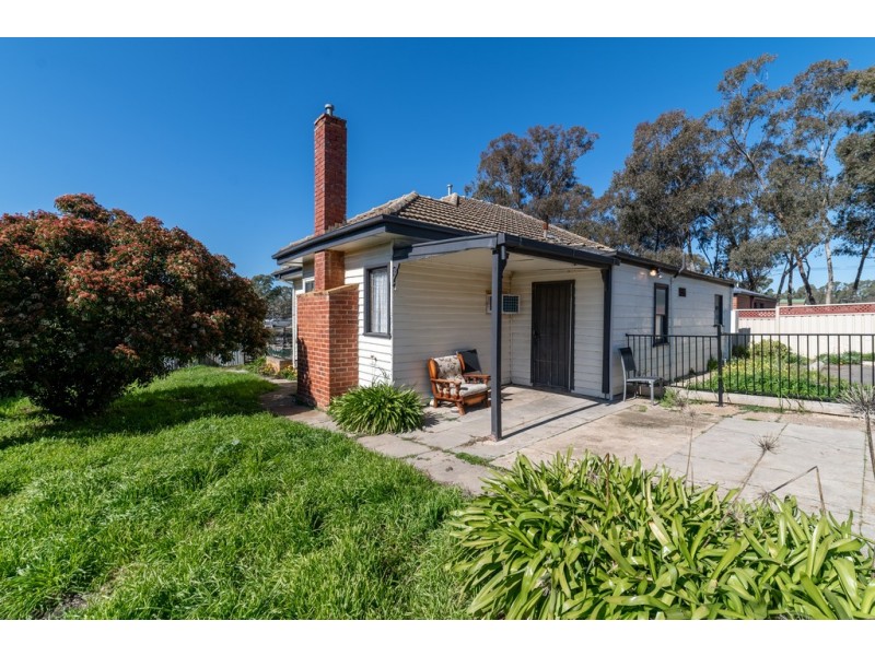 19 Lowe Street, Kangaroo Flat VIC 3555