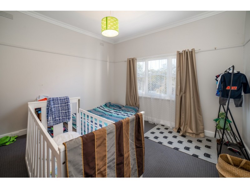 19 Lowe Street, Kangaroo Flat VIC 3555