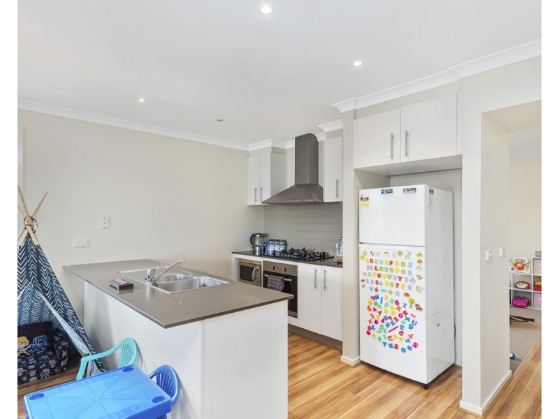 11 Eaglewood Way, California Gully VIC 3556