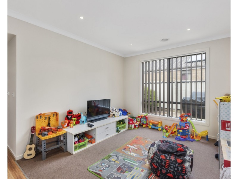 11 Eaglewood Way, California Gully VIC 3556