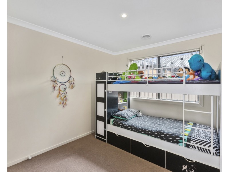 11 Eaglewood Way, California Gully VIC 3556