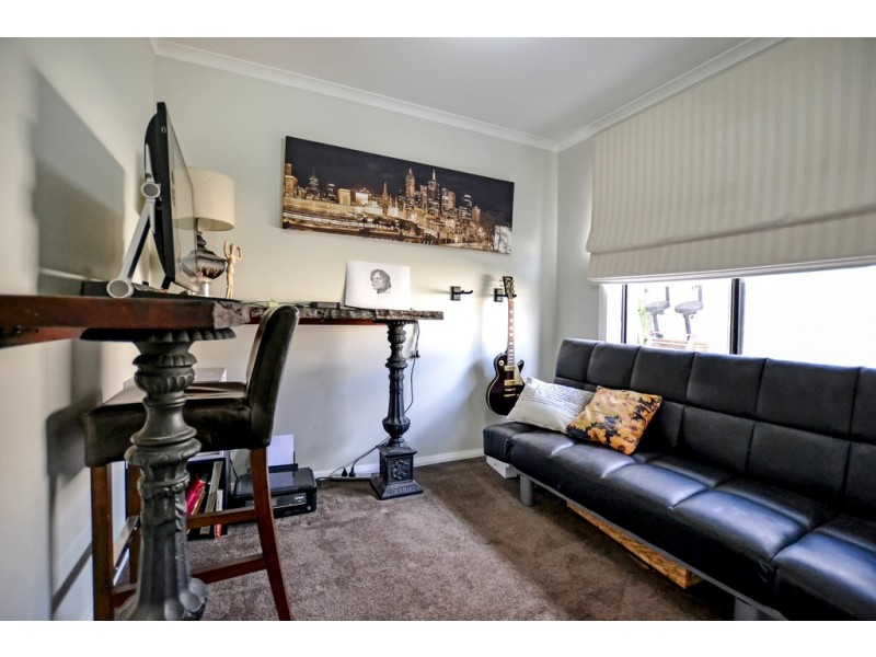 25 Westwood Drive, California Gully VIC 3556