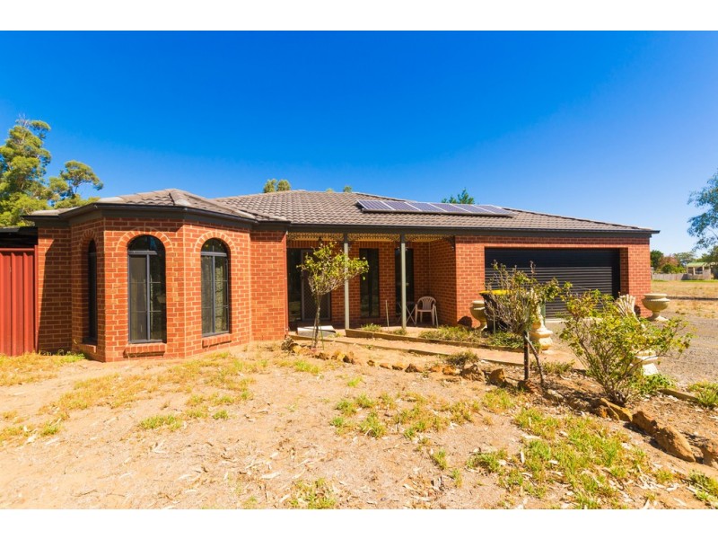 40 Pine Grove, Goornong VIC 3557