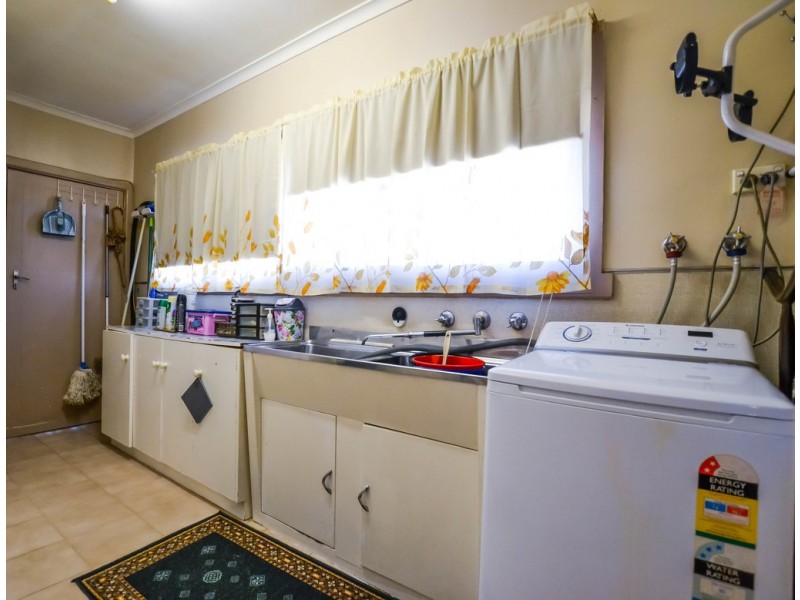 9 Lilac Street, Ironbark VIC 3550