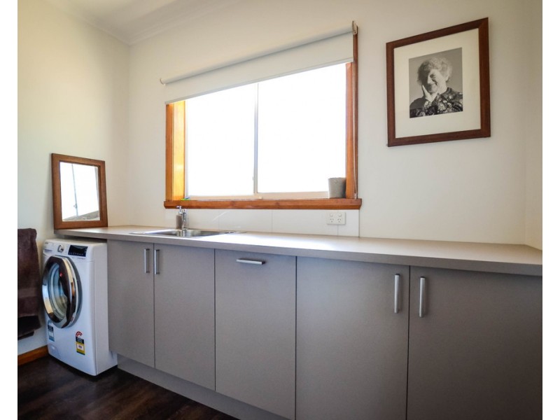 9 Albert Avenue, Strathdale VIC 3550