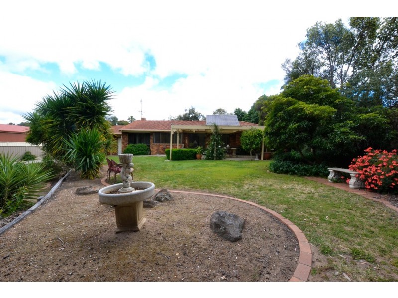 13 Yeramba Close, Strathdale VIC 3550