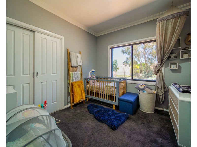32 Orlando Street, Eaglehawk VIC 3556