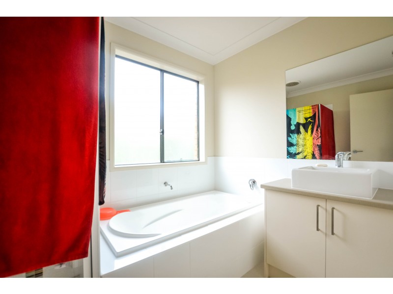23 Caulfield Drive, Ascot VIC 3551