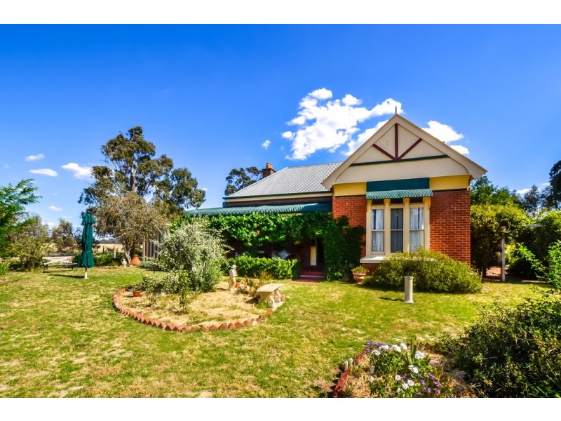 3225 Bendigo Maryborough Road, Laanecoorie VIC 3463