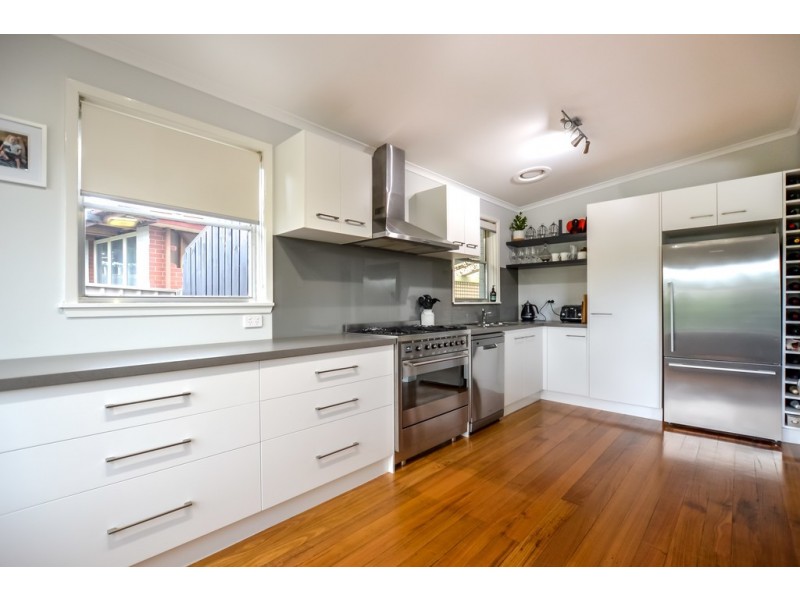 158 St Aidans Road, Kennington VIC 3550