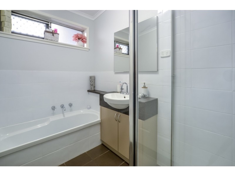 158 St Aidans Road, Kennington VIC 3550