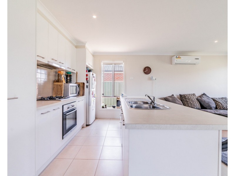 17 Gladeville Dr, Jackass Flat VIC 3556