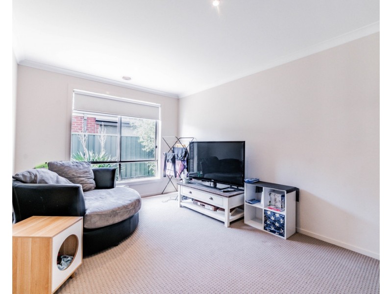 17 Gladeville Dr, Jackass Flat VIC 3556