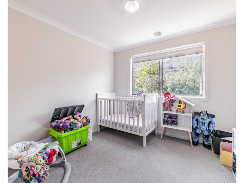 17 Gladeville Dr, Jackass Flat VIC 3556