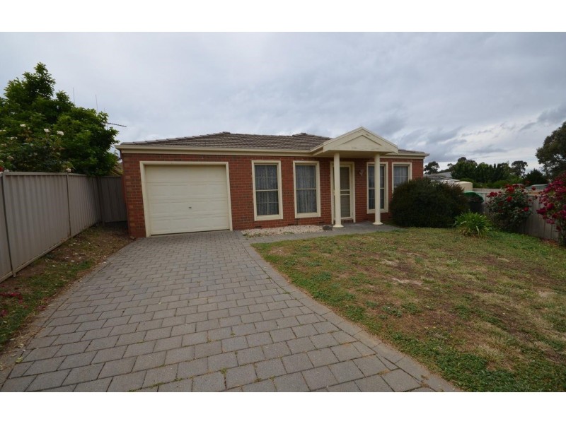 8 Sunrise Court, Strathdale VIC 3550