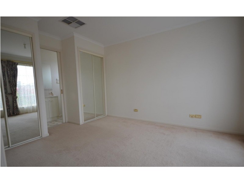8 Sunrise Court, Strathdale VIC 3550