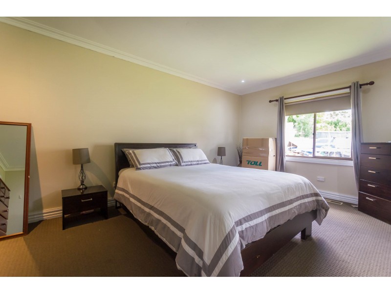 10 Mackenzie Street West, Golden Square VIC 3555