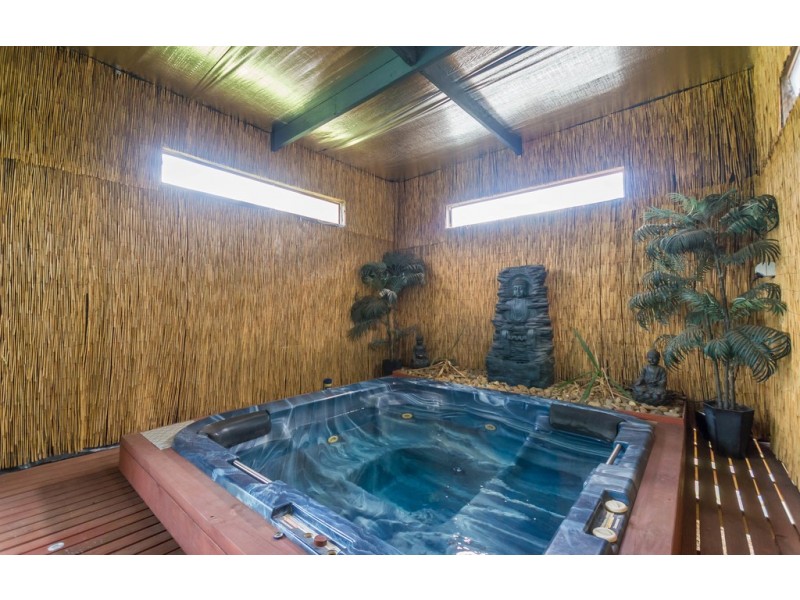 10 Mackenzie Street West, Golden Square VIC 3555