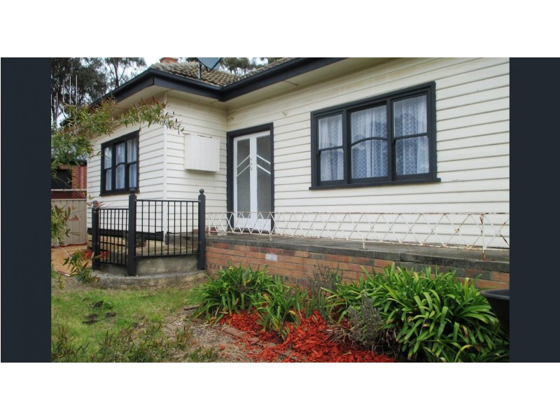 19 Lowe Street, Kangaroo Flat VIC 3555