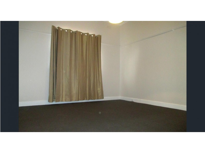 19 Lowe Street, Kangaroo Flat VIC 3555