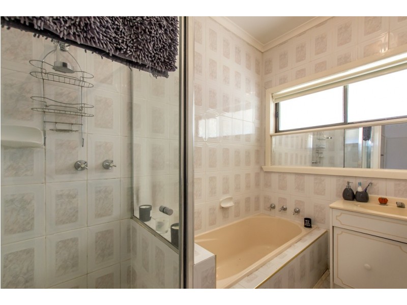 5 Wilson Street, Sailors Gully VIC 3556