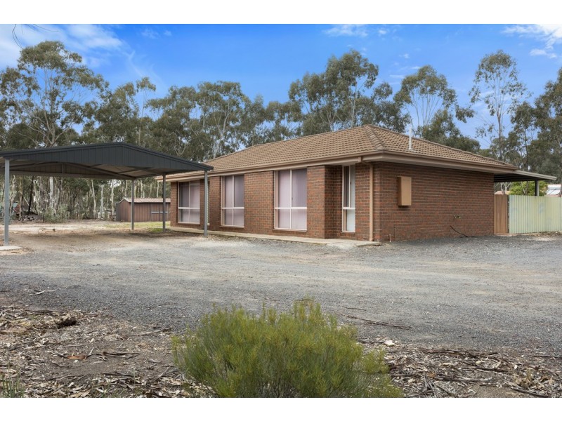 92 East Road, Huntly VIC 3551